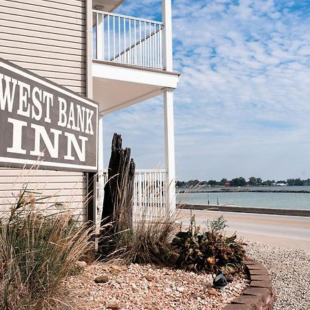 West Bank Inn セライナ  エクステリア 写真