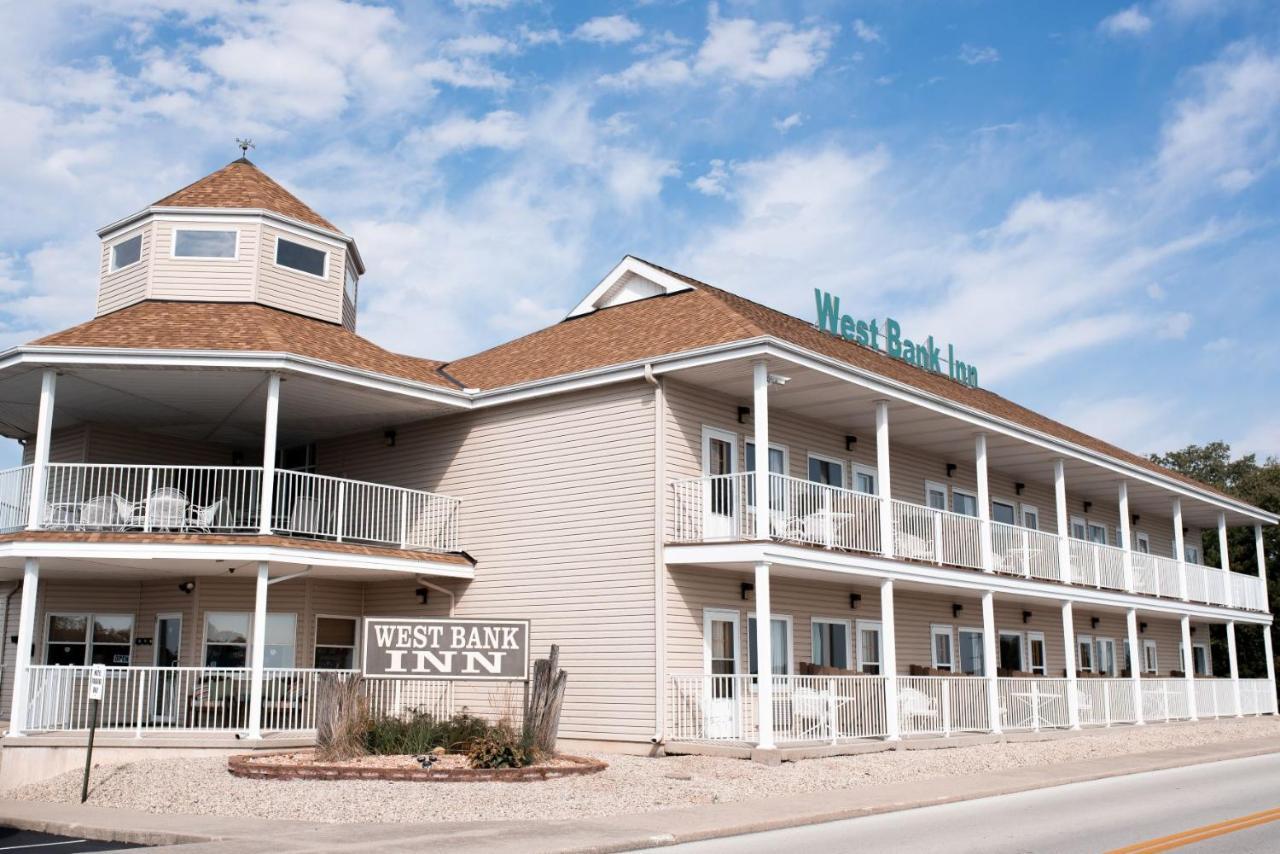 West Bank Inn セライナ  エクステリア 写真