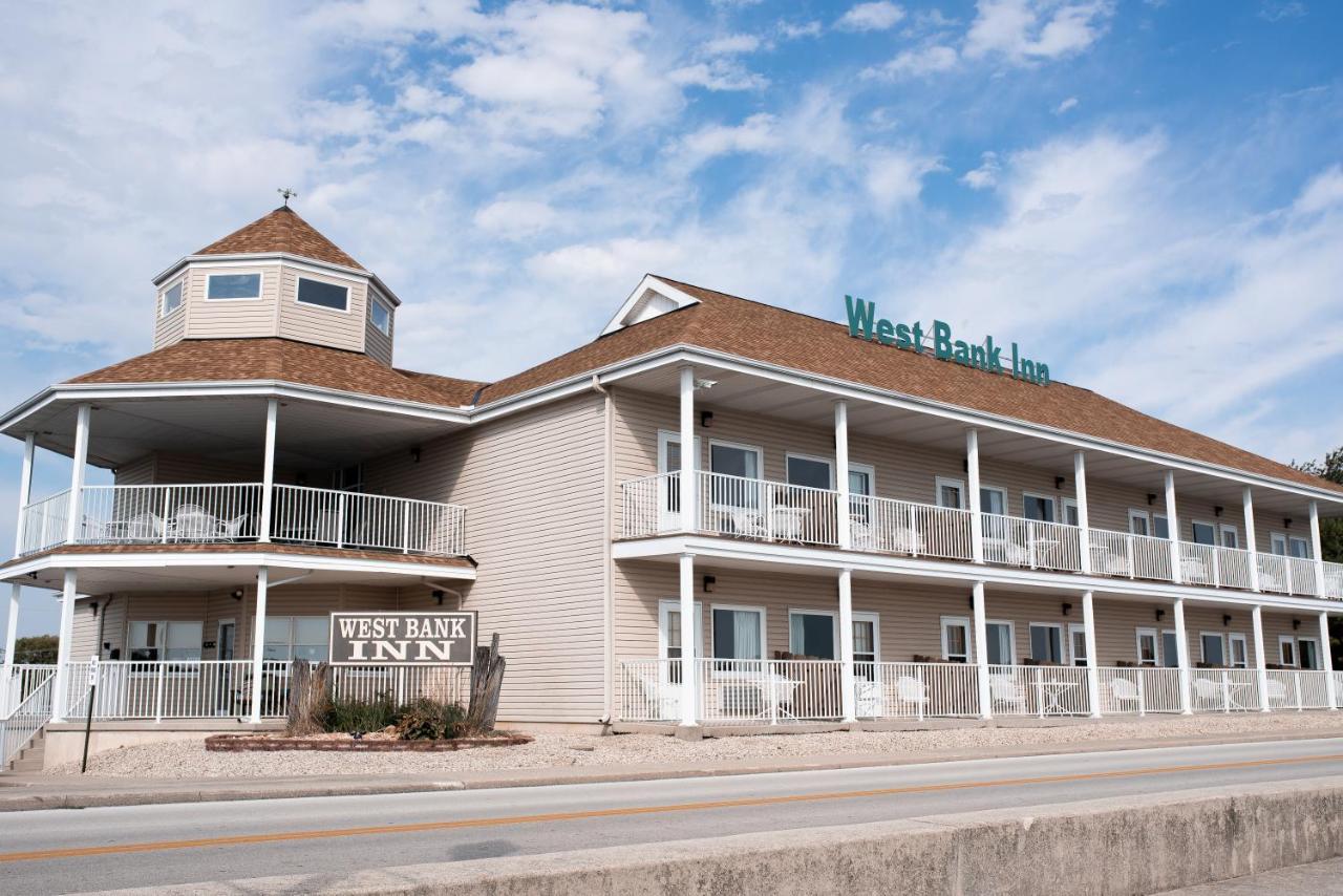 West Bank Inn セライナ  エクステリア 写真